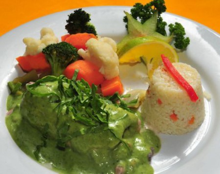 Filete de pescado en salsa poblana